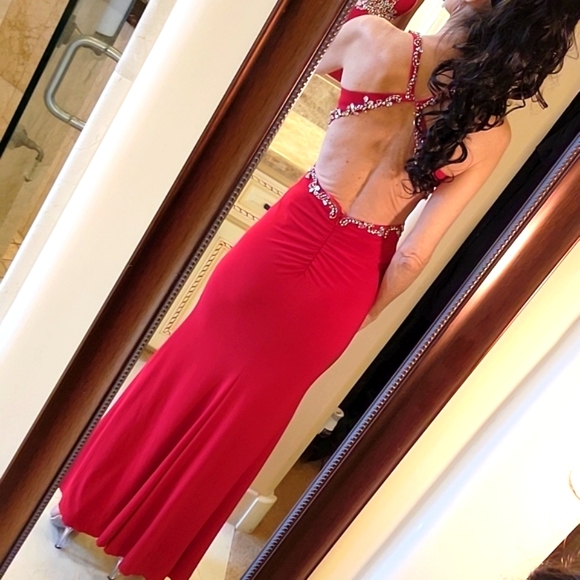 Mac Dugall Red Open-back Embellished Side Cutout Gown, Sz 0 - Picture 12 of 16